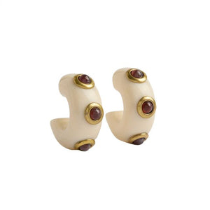 Pendientes cortos de resina